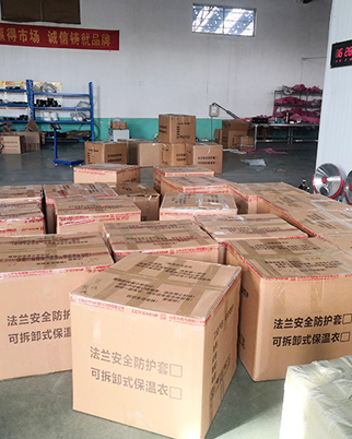5000件PVC法兰保护套发往江苏 