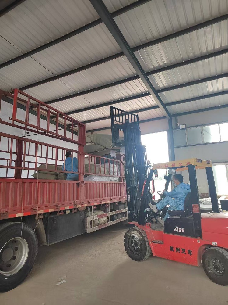 寒风也挡不住我们发货的激情！